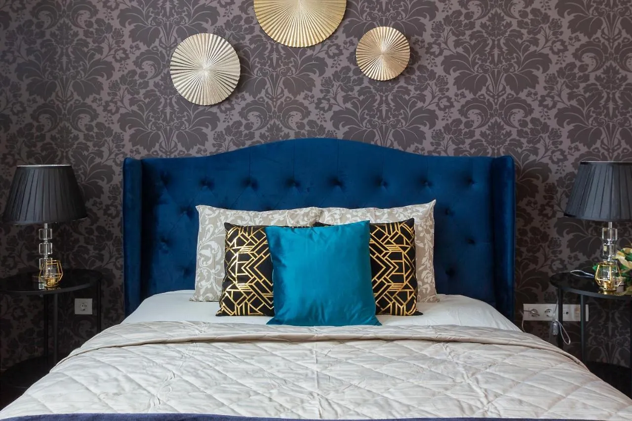 Deluxe Central Quentin Apartment 3Bedrm, 2Bathrm Budapest