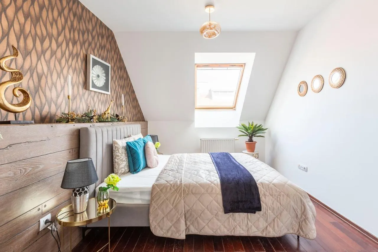 Deluxe Central Quentin Apartment 3Bedrm, 2Bathrm Budapešť
