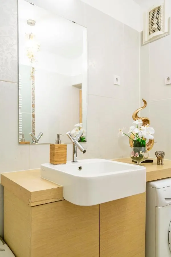 Deluxe Central Quentin Apartment 3Bedrm, 2Bathrm Budapest Hungary