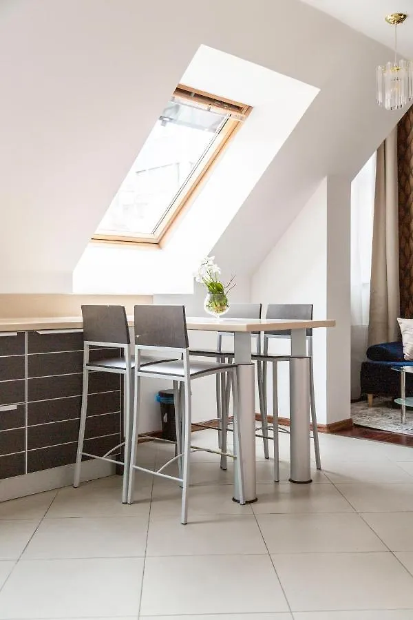 Deluxe Central Quentin Apartment 3Bedrm, 2Bathrm Budapest