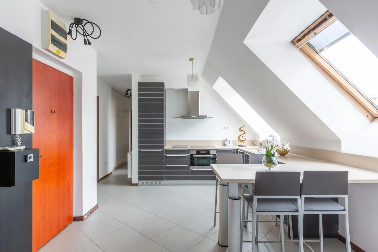 Deluxe Central Quentin Apartment 3Bedrm, 2Bathrm Budapest 0*,